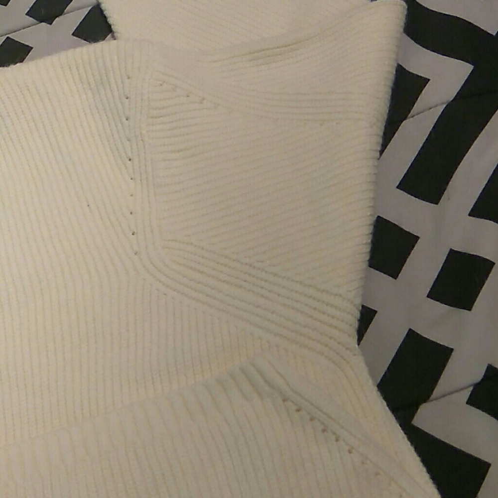 Sweater - Picture 4 of 5